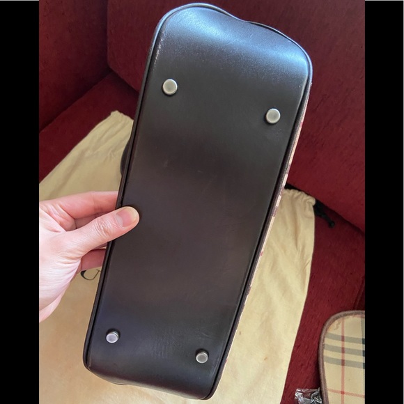 Authentic Burberry Handbag - Picture 4 of 7